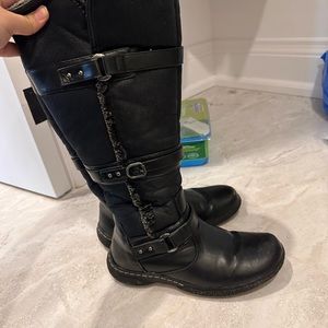 Knee boots size 9